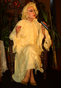 H. D. Kühn als literarische Dame H. D. Kühn als literarische Dame