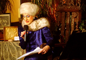 H. D. Kühn als literarische Dame H. D. Kühn als literarische Dame